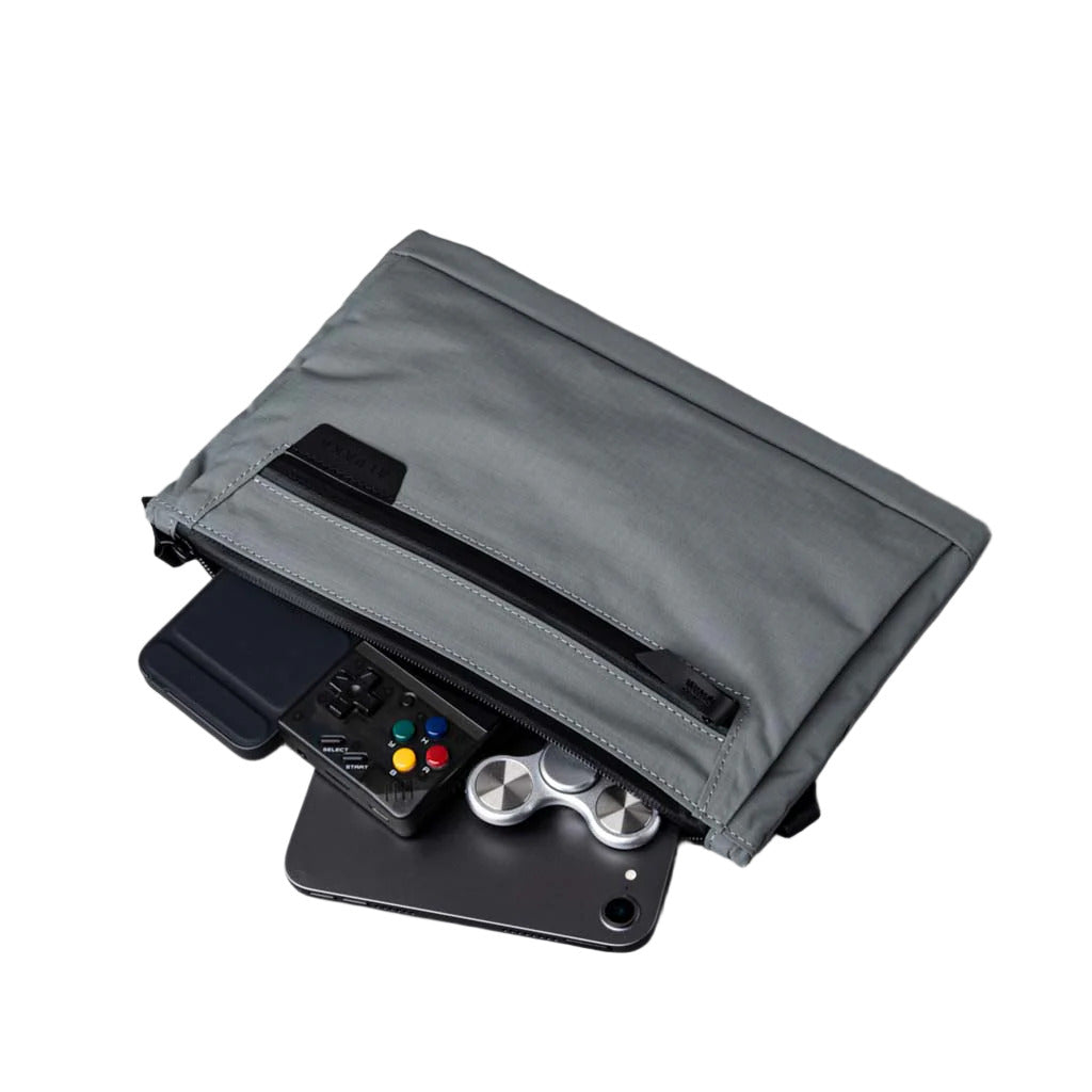 Zip Pouch Max v2 Alpaka AD010650218 Sling Bags 2L / Grey | Axoflux 210D