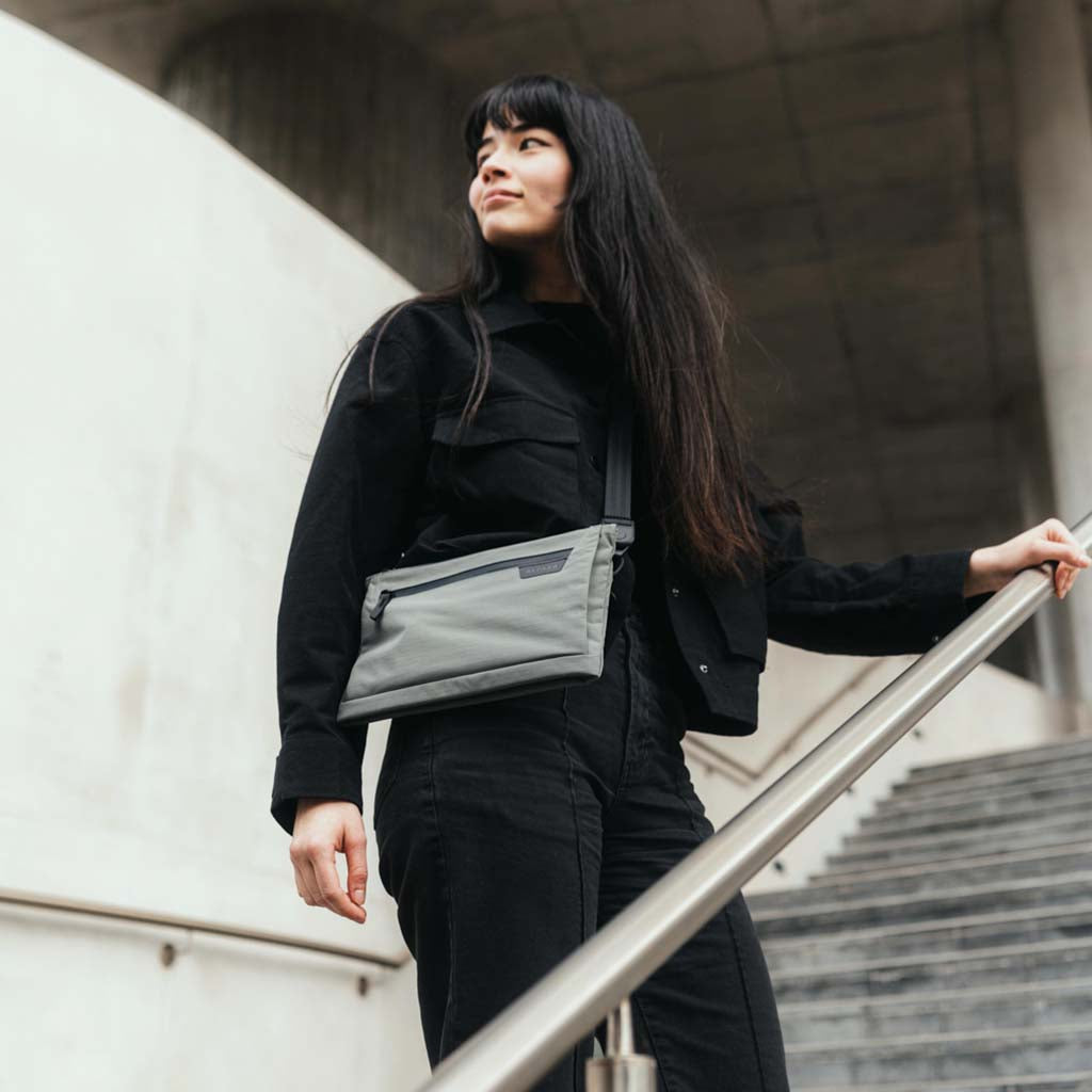 Zip Pouch Max v2 Alpaka AD010650218 Sling Bags 2L / Grey | Axoflux 210D