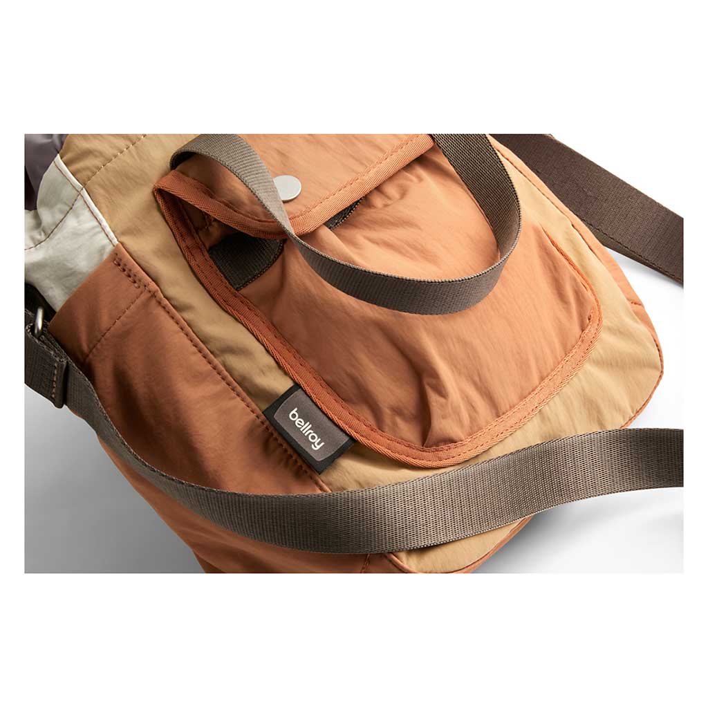 Cinch Bucket Bag Bellroy BHTA-SDN-243 Tote Bags 9L / Sand Dune