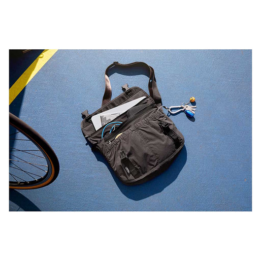 Bellroy | Cinch Messenger | Lightweight Shoulder Bag | Denim Blue