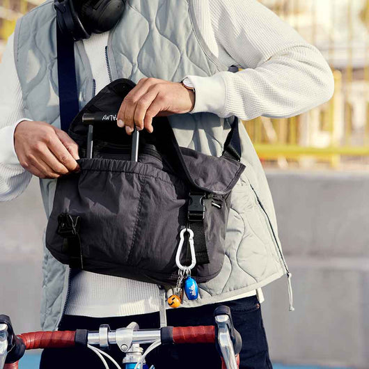 Bellroy | Cinch Messenger | Lightweight Shoulder Bag | Denim Blue