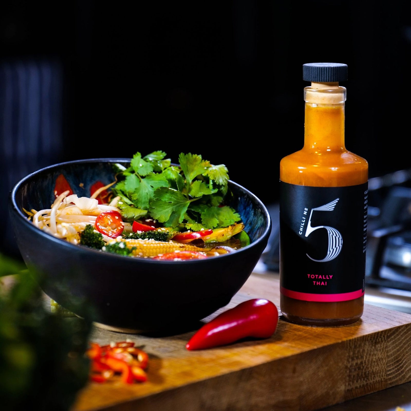 Chilli Sauce | Totally Thai Chilli No.5 BOT-THA-0010 Oils & Condiments 200ml / Totally Thai