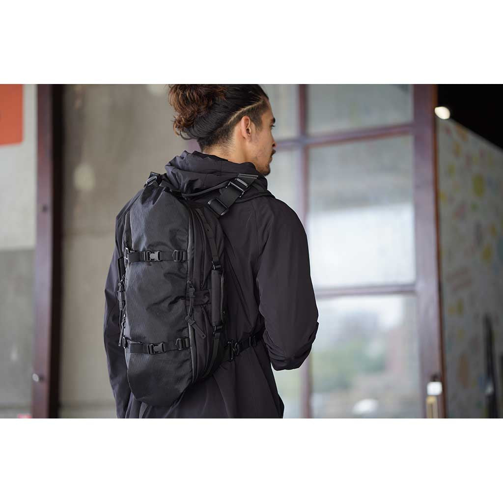 X-PAK EVO Sling Pack CODE OF BELL COFB-XPK2-DBK Backpacks 23L / Daybreak