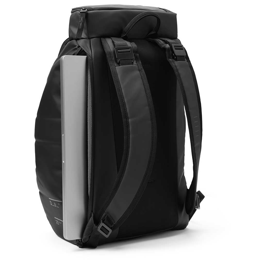 Hugger Backpack 25 Db Journey 1000175004901 Backpacks 25L / Blackout