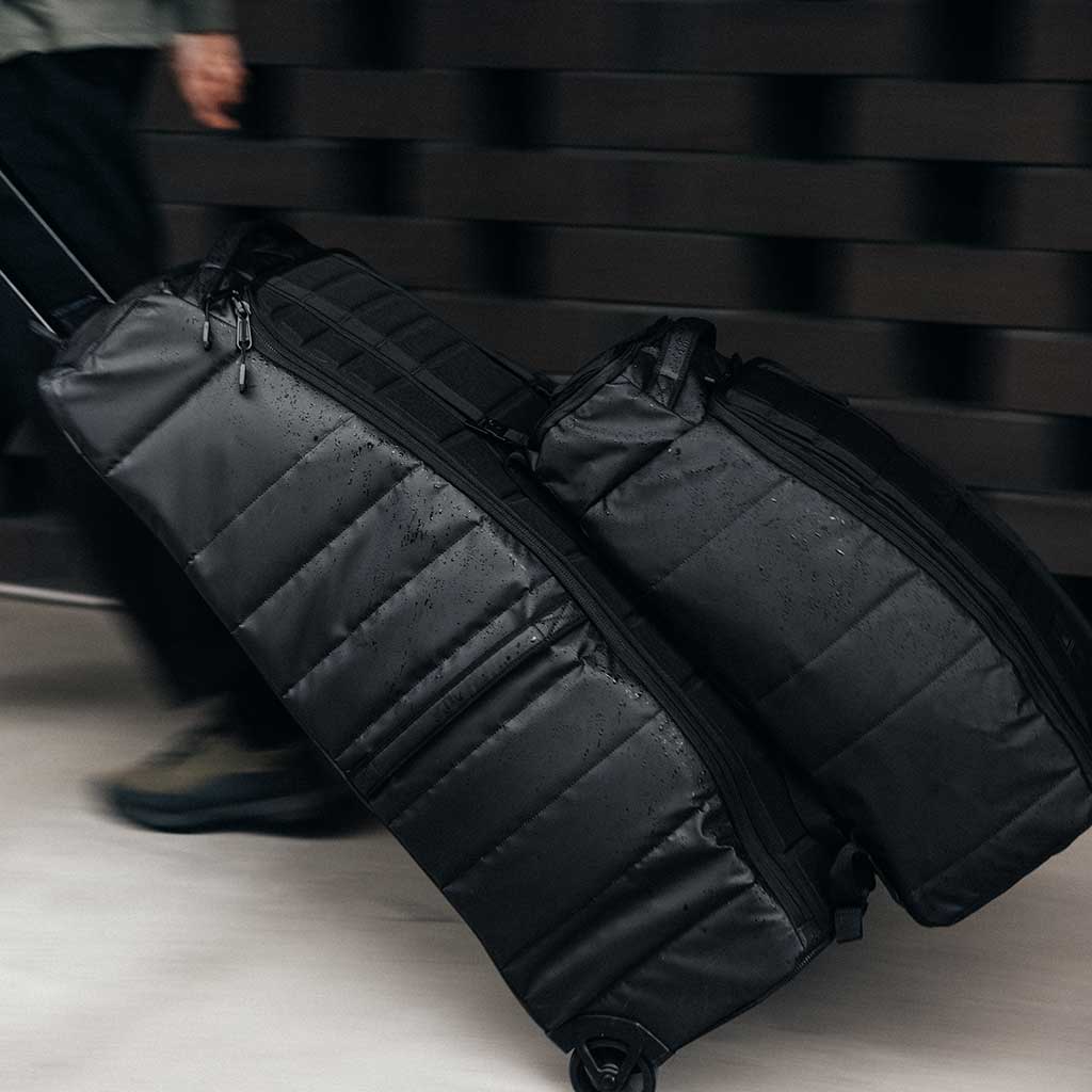 Hugger Backpack 30 Db Journey 1000176004901 Backpacks 30L / Blackout