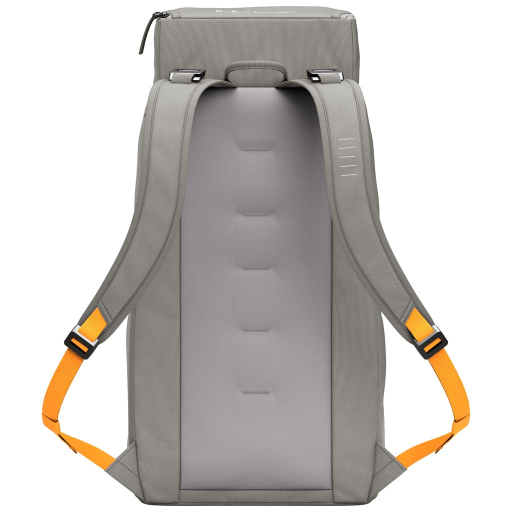 Hugger Backpack 30 Db Journey 1000176009001 Backpacks 30L / Sand Grey