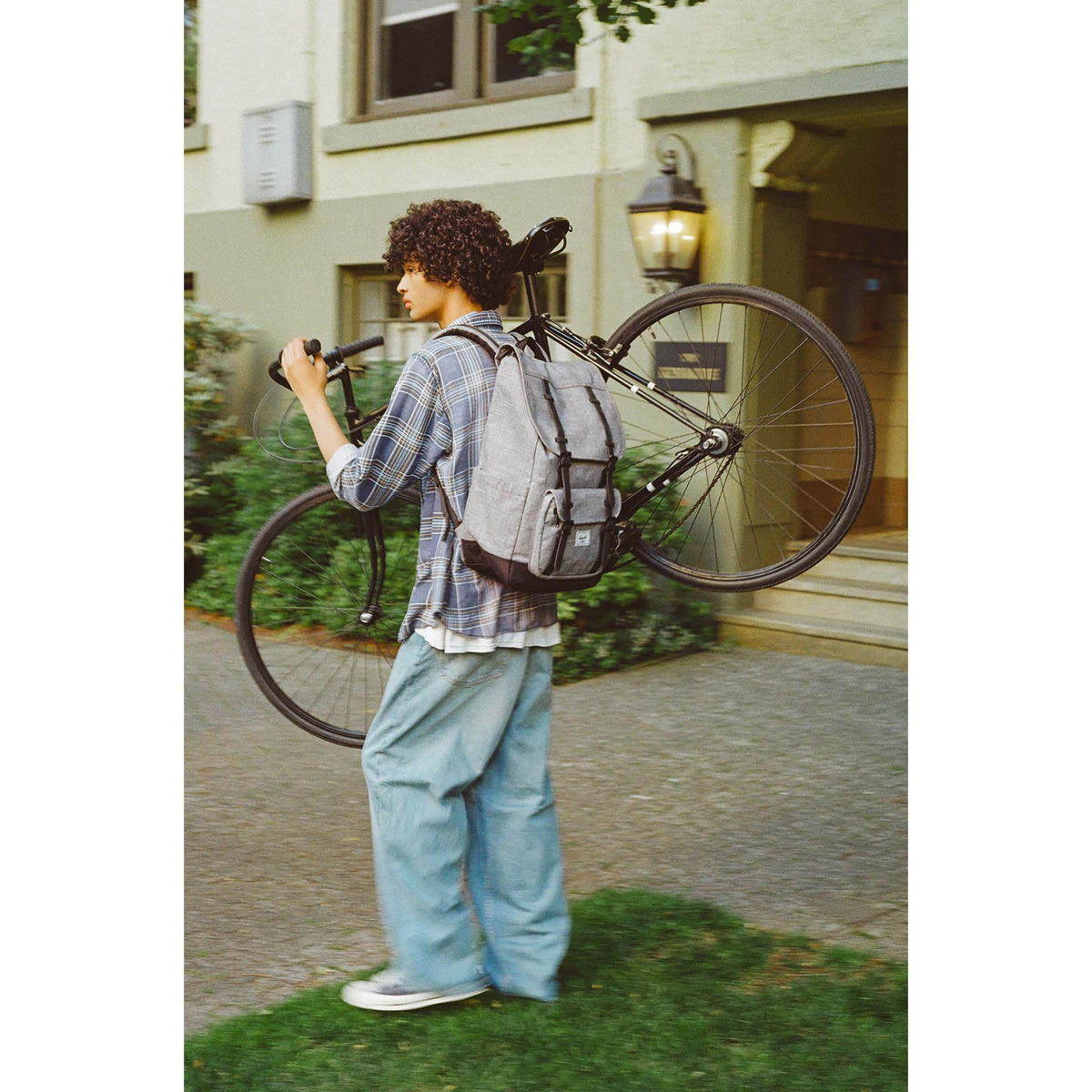 Herschel Little America Backpack Herschel Supply Co. 11390-00919-OS Backpacks 30L / Raven Crosshatch
