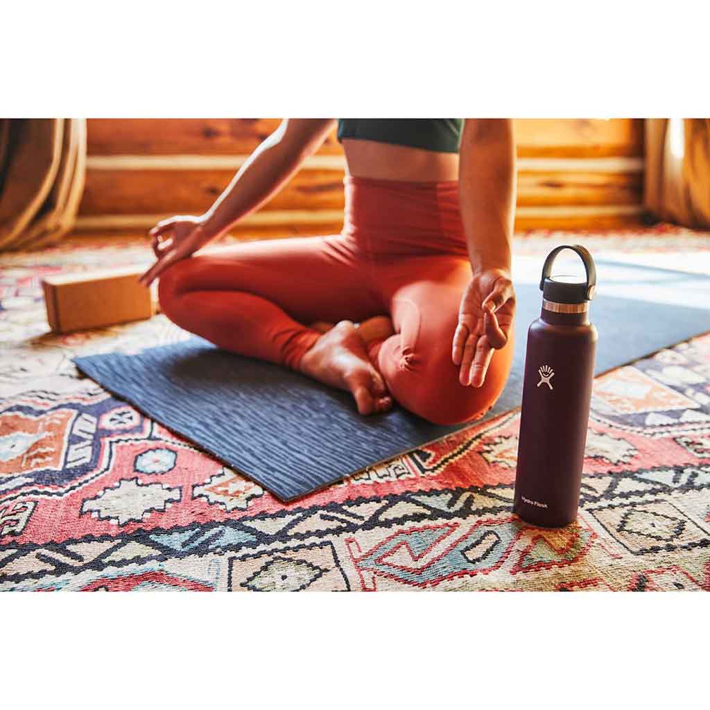 24 oz Standard Mouth Hydro Flask S24SX110 Water Bottles 24 oz / White