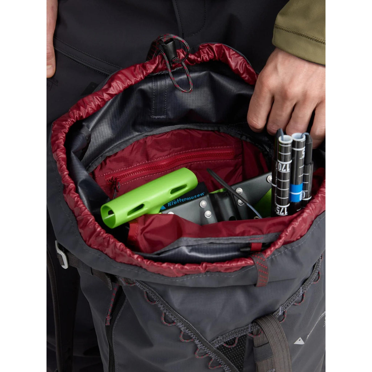 Ull Backpack 30L Klättermusen 10653_961-OZ Backpacks 30L / Raven
