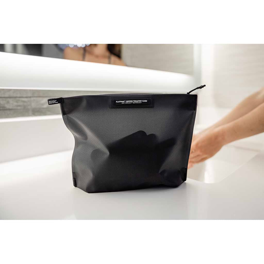 FlatPak Zipper Toiletry Case Matador MATFPZ001R Washbags One Size / Garnet