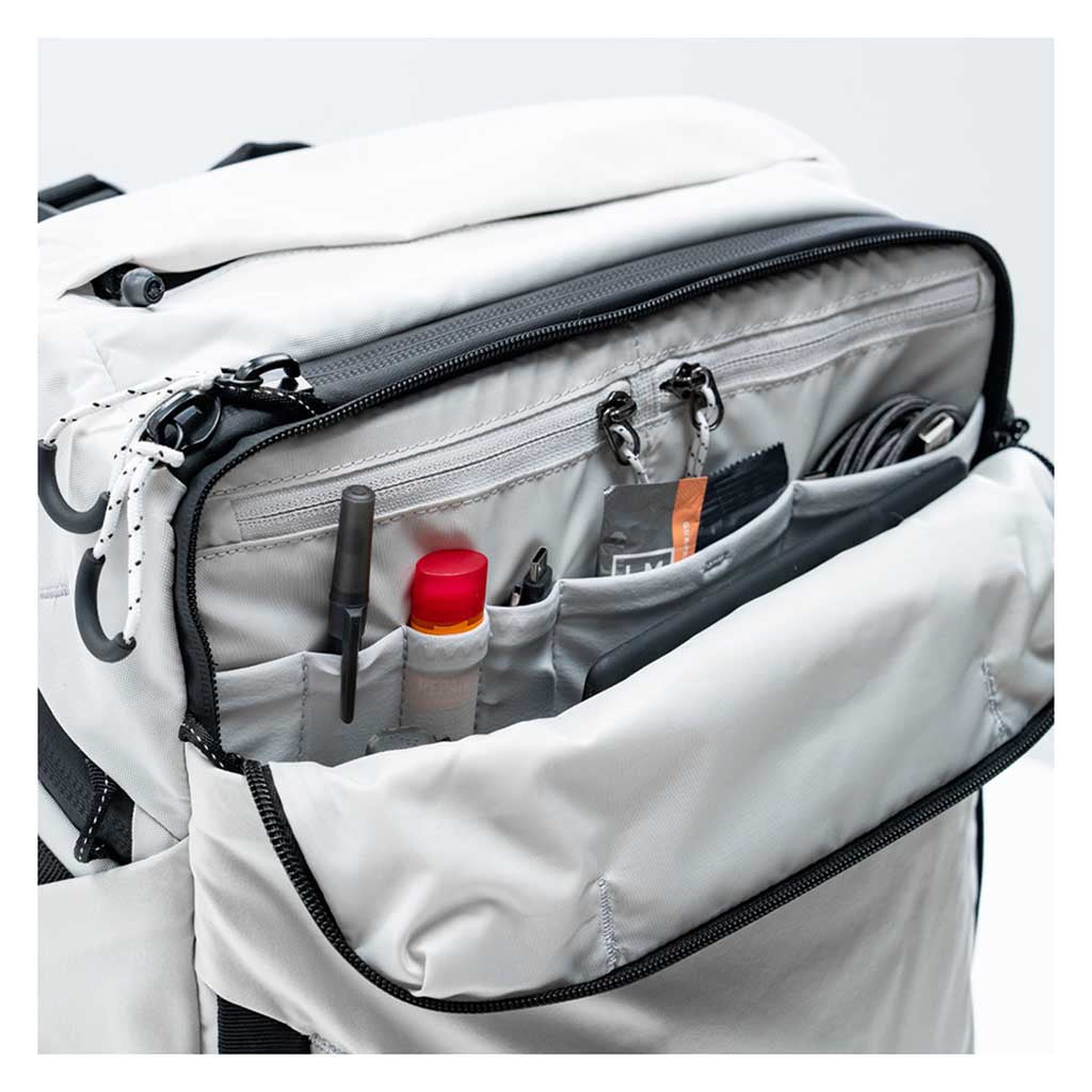 GlobeRider35 Matador MATGR35001W Backpacks 35L / Arctic White