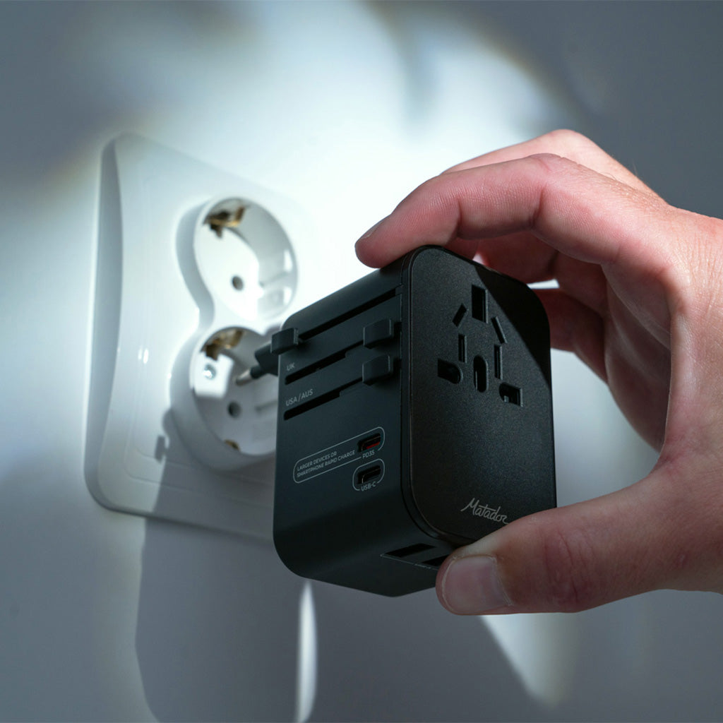 Matador Global Travel Adapter Matador MATJY307001BK Power Banks One Size / Black
