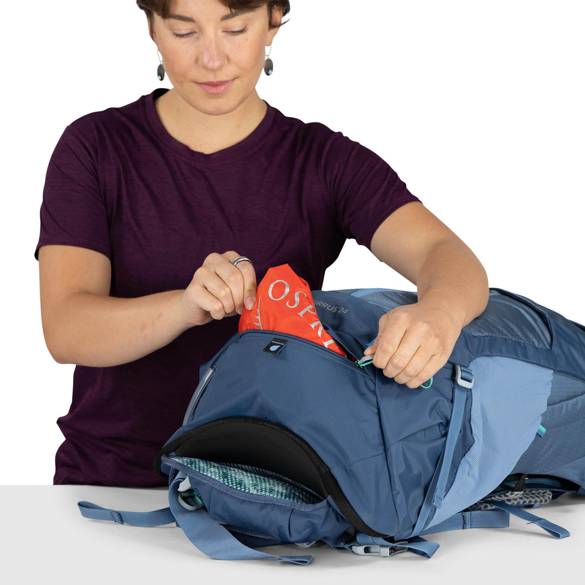 Sirrus 24 Osprey 10007516 Backpacks OS / Purple Dusk