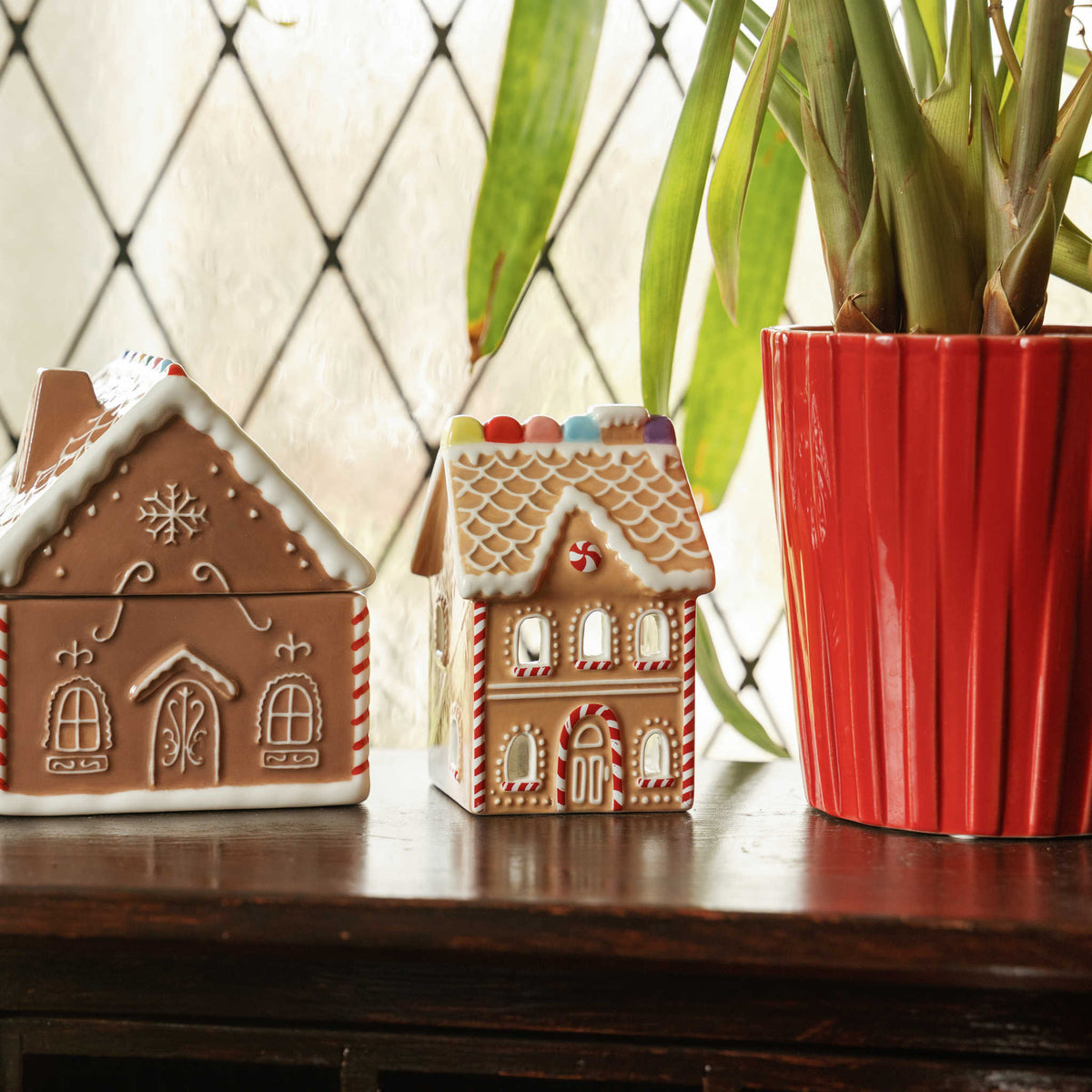 No. 10 Gingerbread House Style Incense & Tea Light Holder Paddywax IN0031EU Incense One Size / Cinnamon, Cardamom, Butter