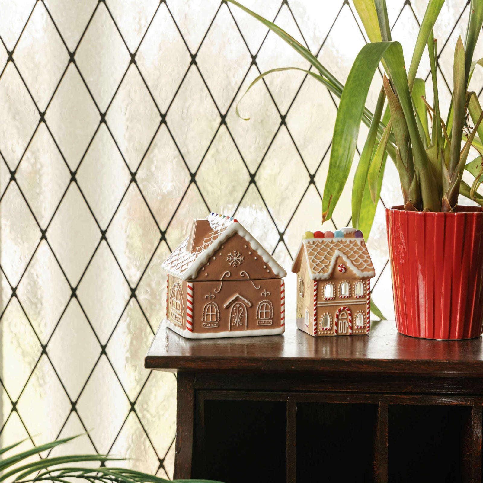 No. 10 Gingerbread House Style Incense & Tea Light Holder Paddywax IN0031EU Incense One Size / Cinnamon, Cardamom, Butter