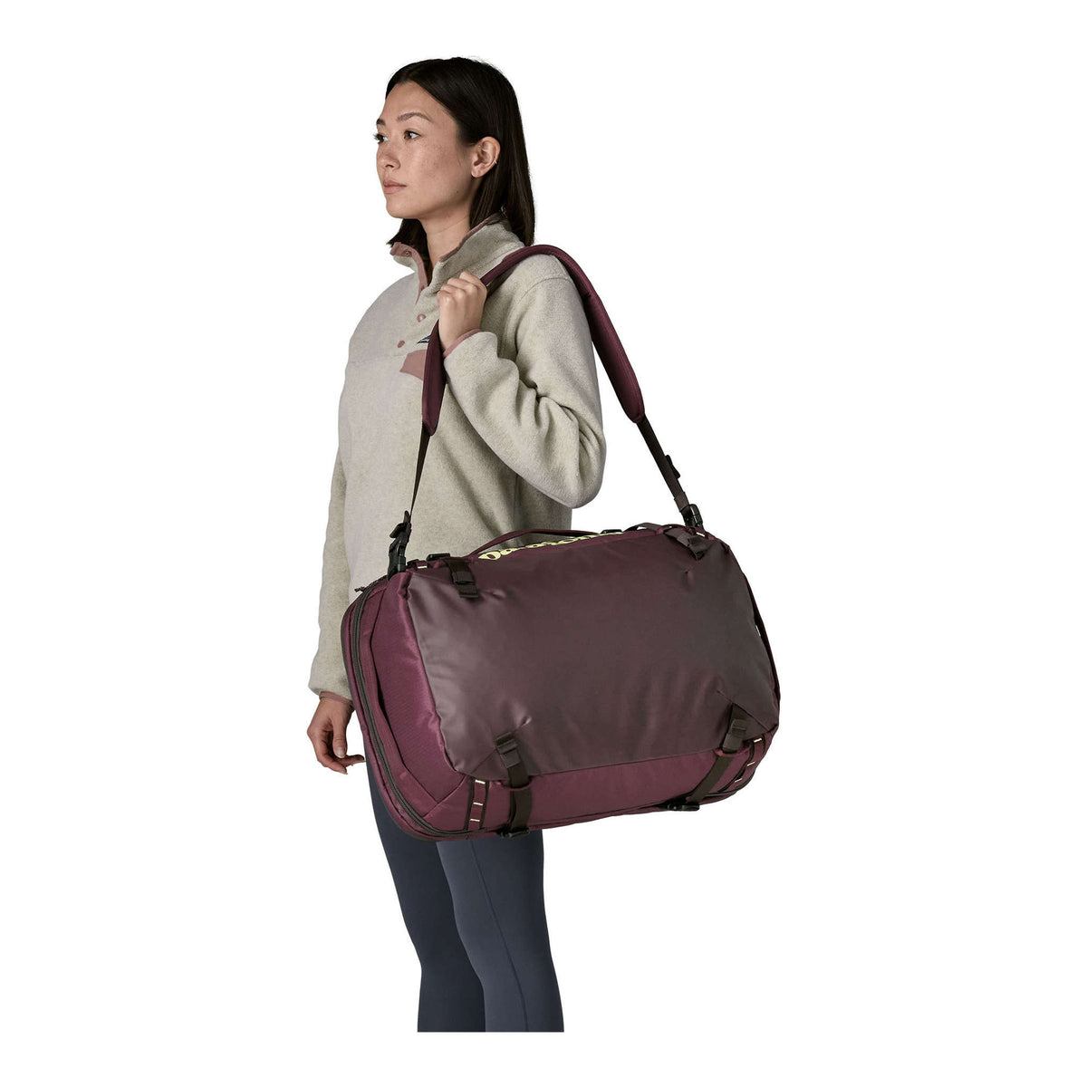 Black Hole MLC 45L Patagonia 49307-BYFG-ALL Carry-On Bags 45L / Berry Fig