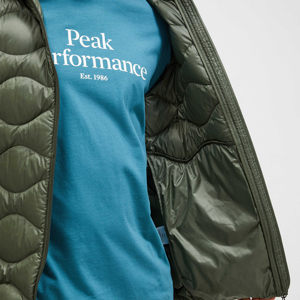 Helium Down Hood Jacket | Men's Peak Performance Men's Insulated Jackets