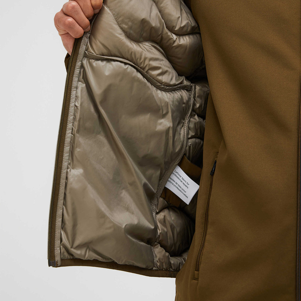 Helium Down Hood Jacket | Men's Peak Performance Men's Insulated Jackets