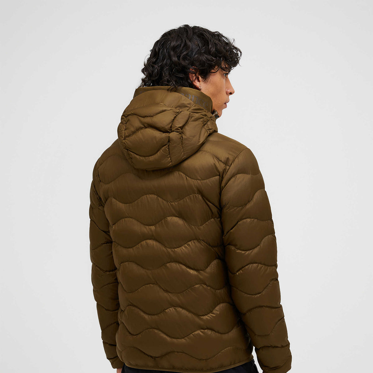 Helium Down Hood Jacket | Men's Peak Performance Men's Insulated Jackets