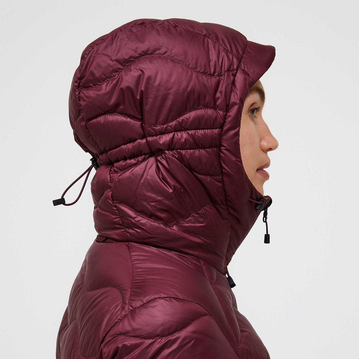 Helium Down Hood Jacket | Women's Peak Performance Women's Insulated Jackets