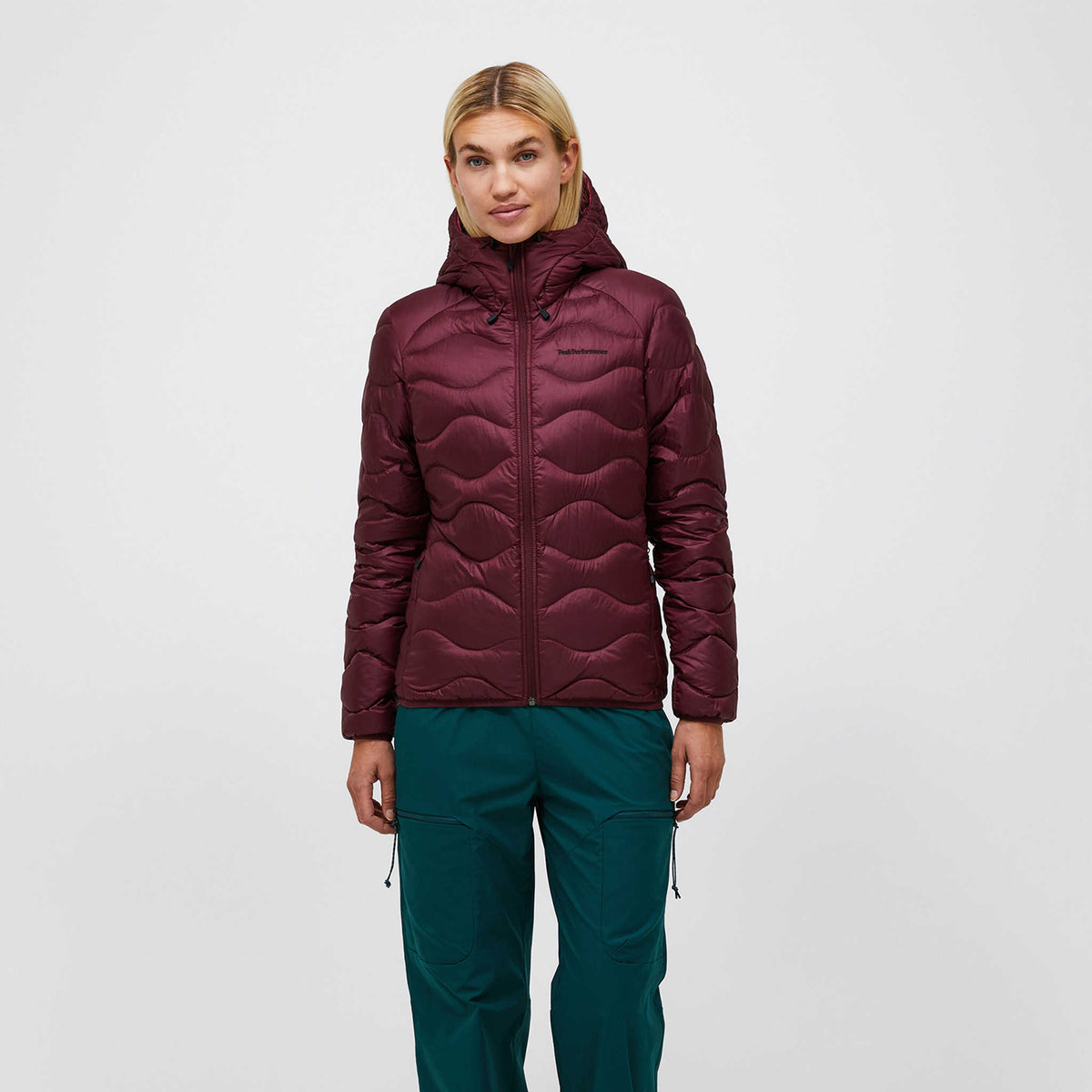 Helium Down Hood Jacket | Women's Peak Performance Women's Insulated Jackets