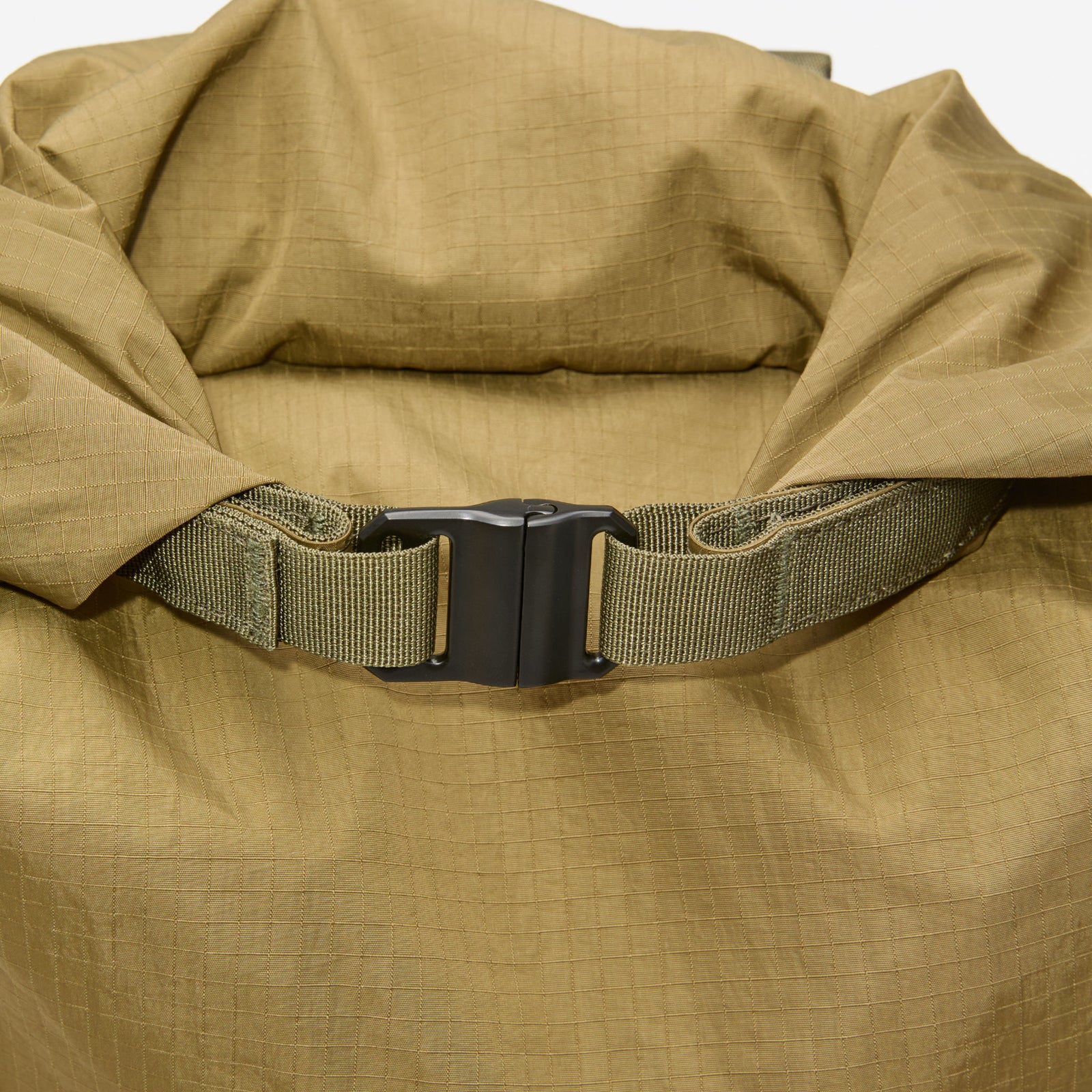 GRID Rolltop Backpack 14" Sandqvist 260405613 Backpacks One Size / Olive