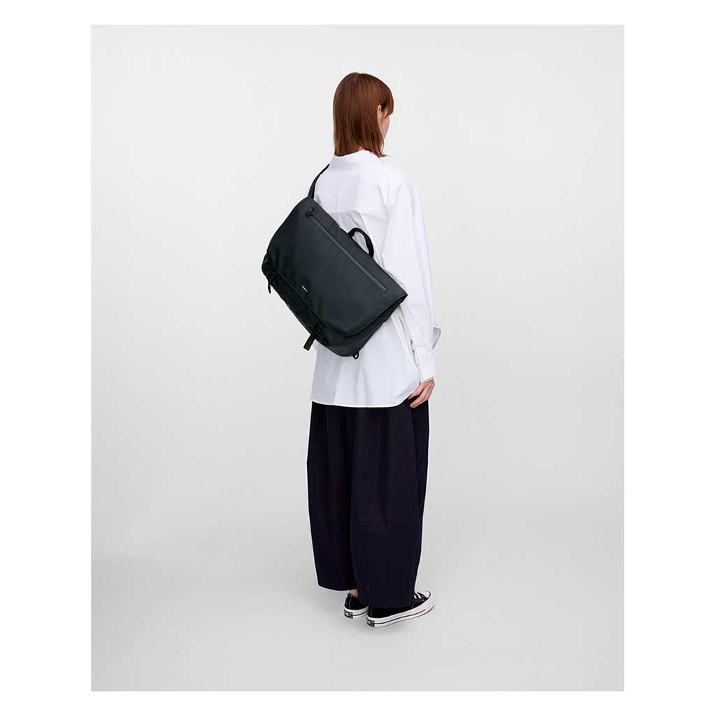 Stream Messenger Sandqvist 252505999 Messenger Bags 15L / Black