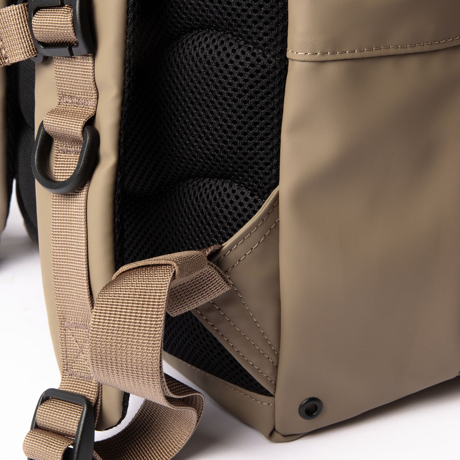 Stream Rolltop Backpack L Sandqvist 257505206 Backpacks 34L / Clay