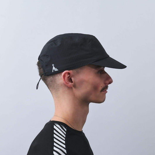 VÅGA | Night Club 2.0 | Reflective Running Cap | Black | WildBounds UK