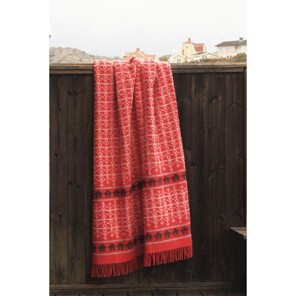 Ekshärad Röd Wool Blanket Öjbro Vantfabrik OEKS60UP130220 Blankets 130 x 220 cm / Red Multi